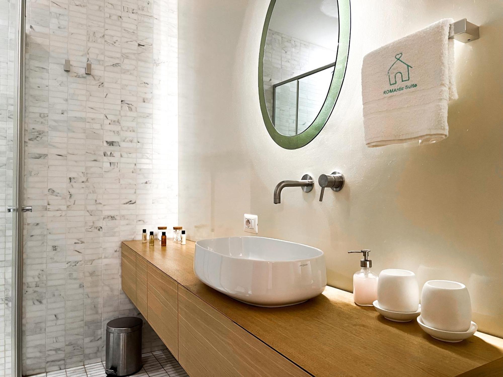 Luxury House & Secret Garden - Strategic Location, 100M To Metro B Leilighet Roma Eksteriør bilde